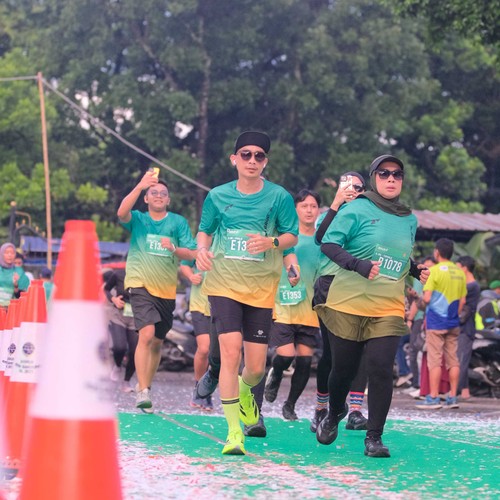 Race photo from BAUR RUN 2025