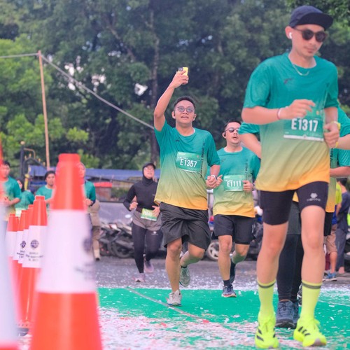 Race photo from BAUR RUN 2025