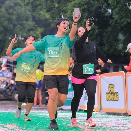 Race photo from BAUR RUN 2025