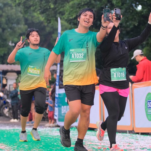 Race photo from BAUR RUN 2025