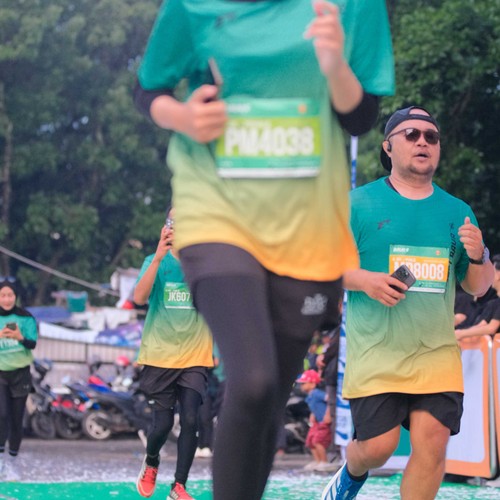 Race photo from BAUR RUN 2025
