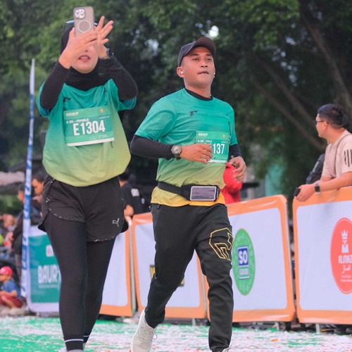 Race photo from BAUR RUN 2025
