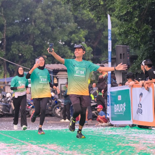 Race photo from BAUR RUN 2025