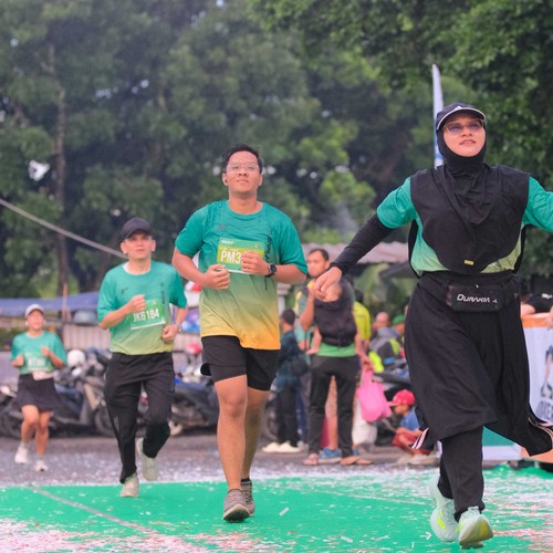 Race photo from BAUR RUN 2025