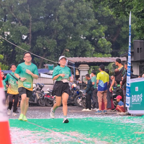 Race photo from BAUR RUN 2025
