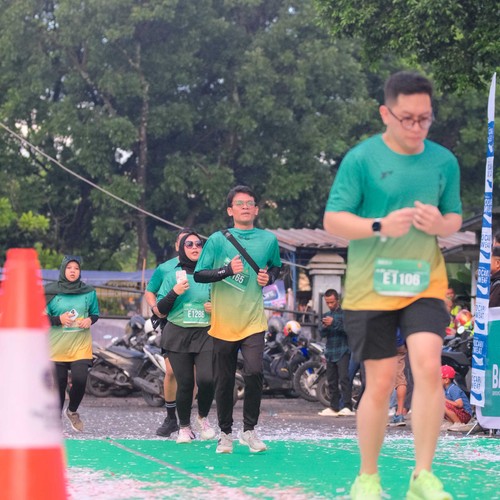 Race photo from BAUR RUN 2025