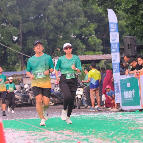 Race photo from BAUR RUN 2025