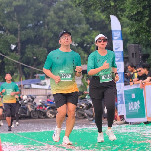 Race photo from BAUR RUN 2025