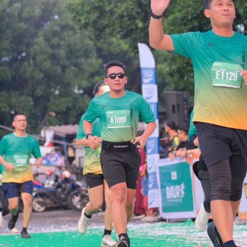 Race photo from BAUR RUN 2025
