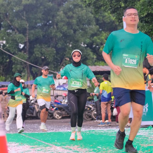 Race photo from BAUR RUN 2025