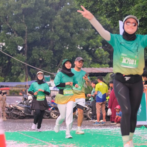 Race photo from BAUR RUN 2025