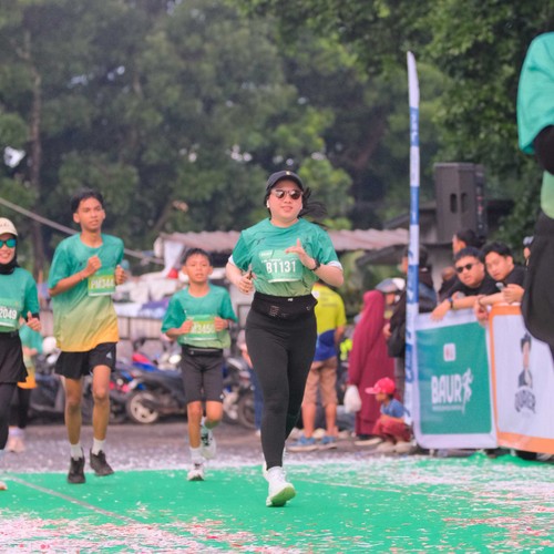 Race photo from BAUR RUN 2025