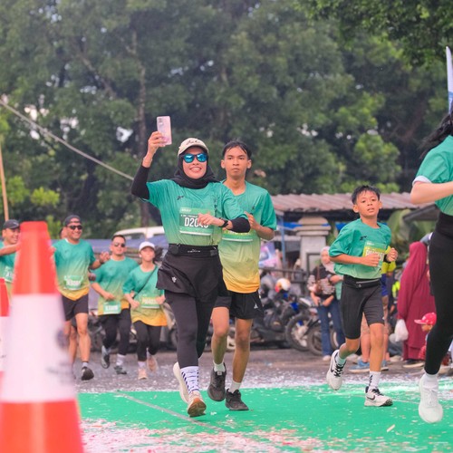 Race photo from BAUR RUN 2025