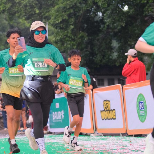 Race photo from BAUR RUN 2025