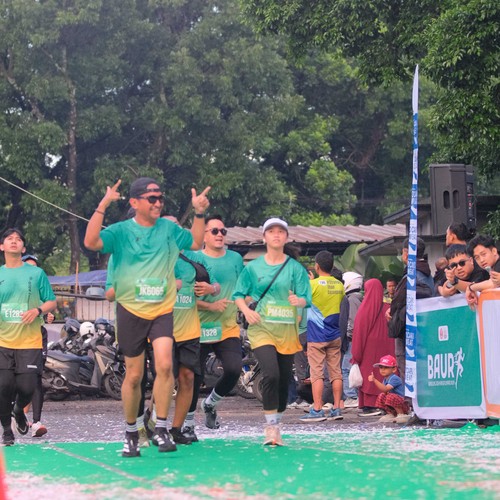 Race photo from BAUR RUN 2025