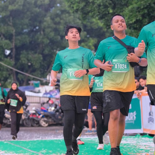 Race photo from BAUR RUN 2025