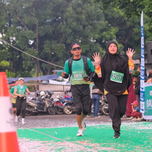 Race photo from BAUR RUN 2025