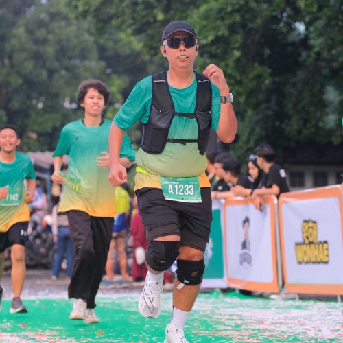 Race photo from BAUR RUN 2025