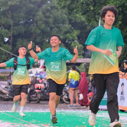 Race photo from BAUR RUN 2025