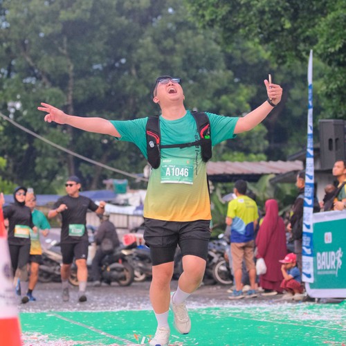 Race photo from BAUR RUN 2025