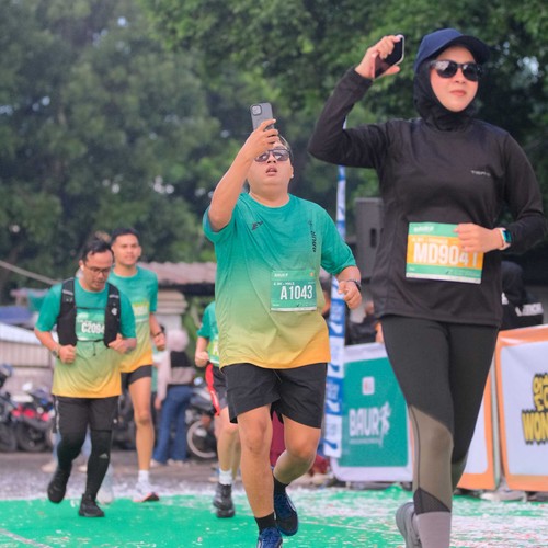 Race photo from BAUR RUN 2025