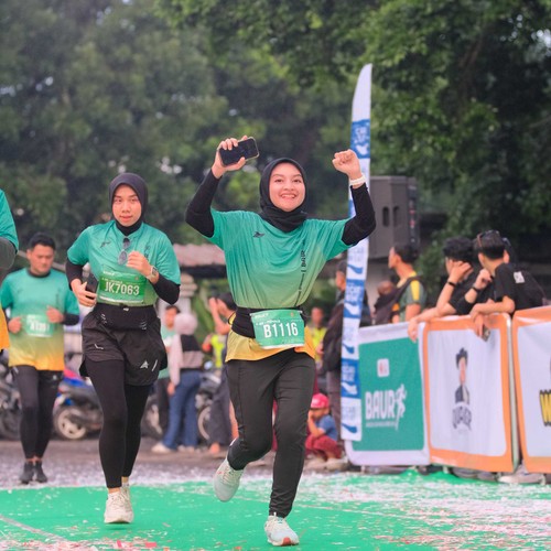 Race photo from BAUR RUN 2025