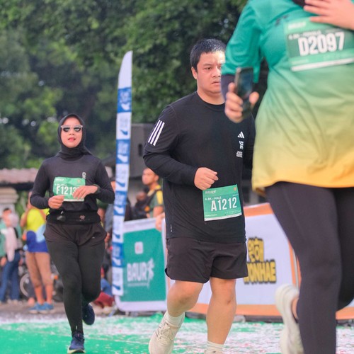 Race photo from BAUR RUN 2025