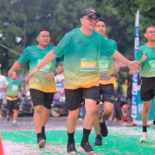 Race photo from BAUR RUN 2025