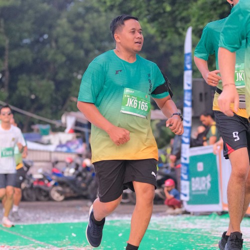 Race photo from BAUR RUN 2025