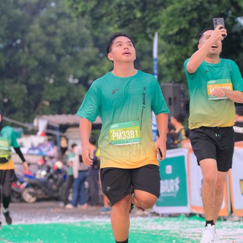 Race photo from BAUR RUN 2025