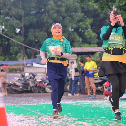 Race photo from BAUR RUN 2025