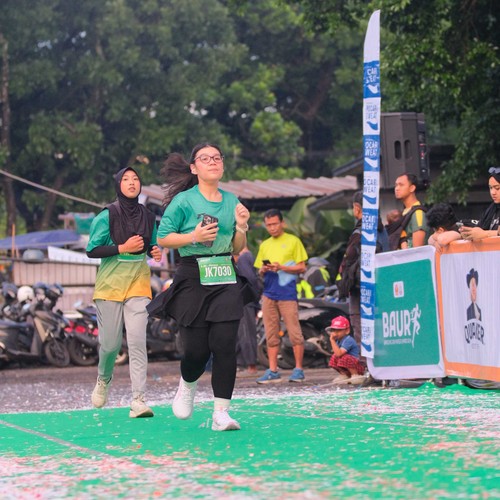 Race photo from BAUR RUN 2025
