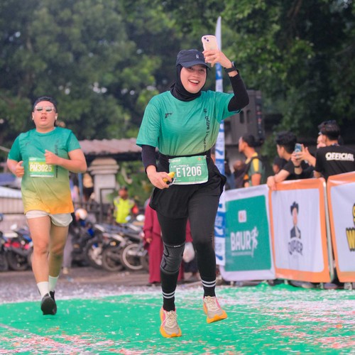 Race photo from BAUR RUN 2025