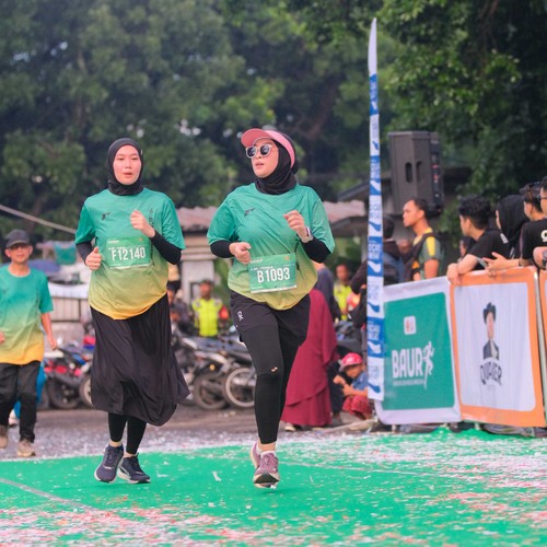 Race photo from BAUR RUN 2025