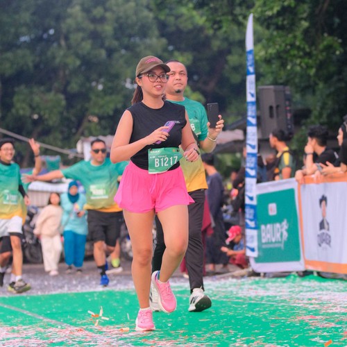 Race photo from BAUR RUN 2025