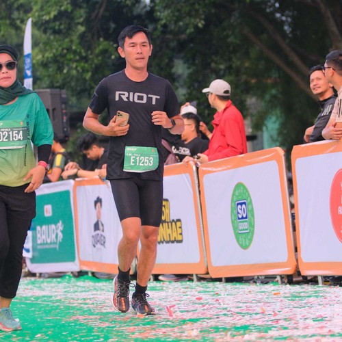 Race photo from BAUR RUN 2025