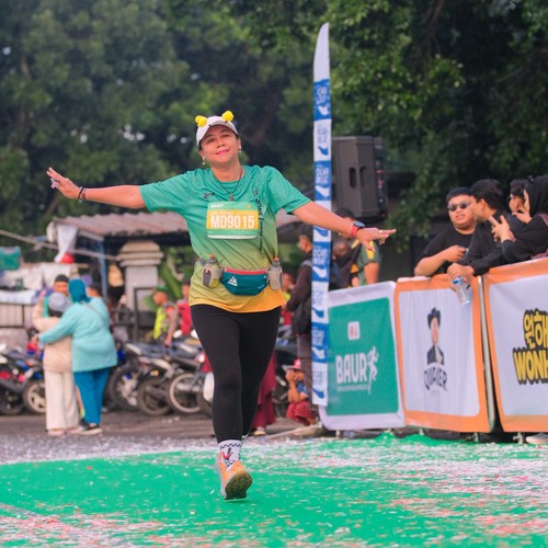 Race photo from BAUR RUN 2025