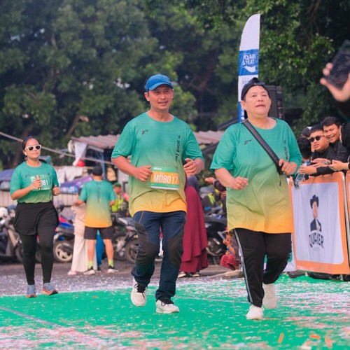 Race photo from BAUR RUN 2025