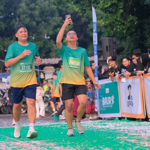 Race photo from BAUR RUN 2025