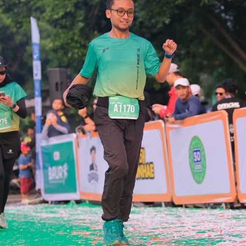 Race photo from BAUR RUN 2025