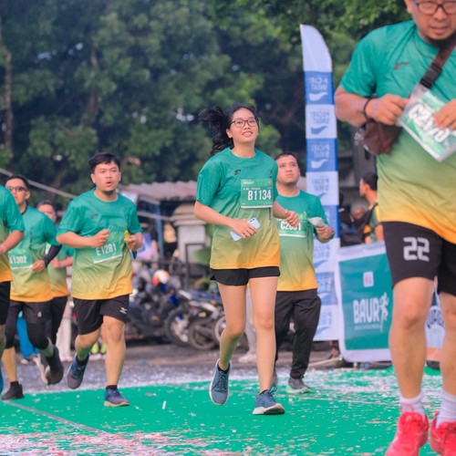 Race photo from BAUR RUN 2025