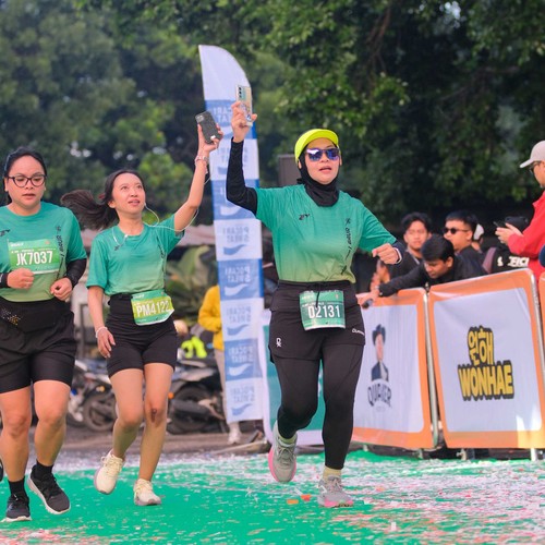 Race photo from BAUR RUN 2025