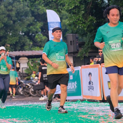 Race photo from BAUR RUN 2025
