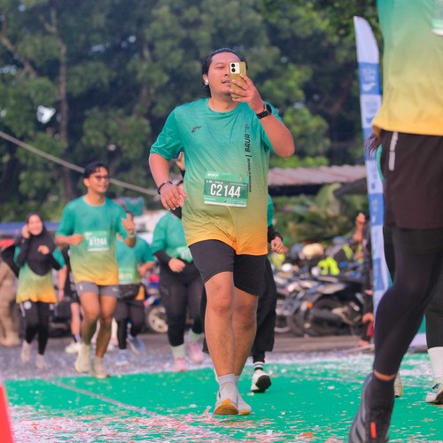 Race photo from BAUR RUN 2025