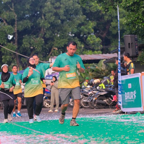 Race photo from BAUR RUN 2025
