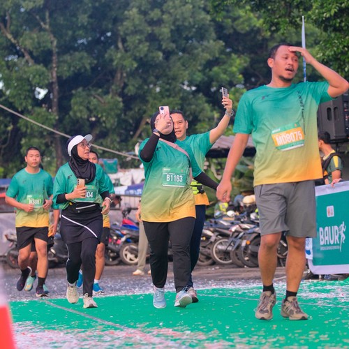 Race photo from BAUR RUN 2025