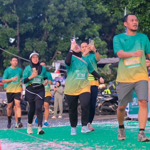 Race photo from BAUR RUN 2025