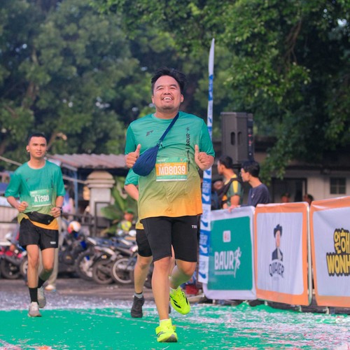 Race photo from BAUR RUN 2025