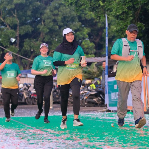 Race photo from BAUR RUN 2025