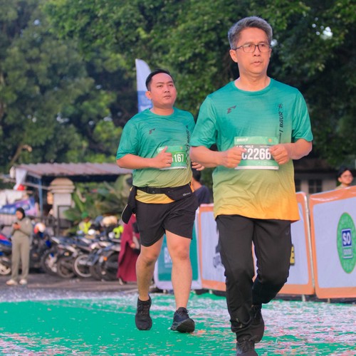 Race photo from BAUR RUN 2025